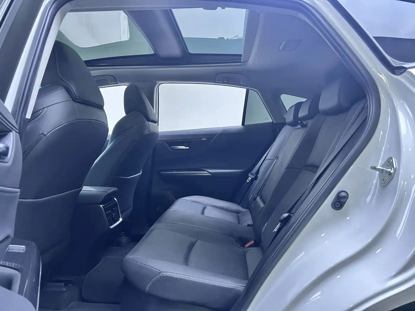 Toyota Venza 2023 2022 Dual Engine 2.5L CVT 4WD Supreme