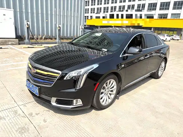 CADILLAC XTS