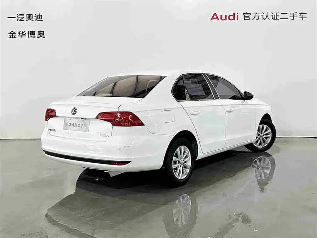 Volkswagen Bora 2018 1.5L Manual Fashion фото 4