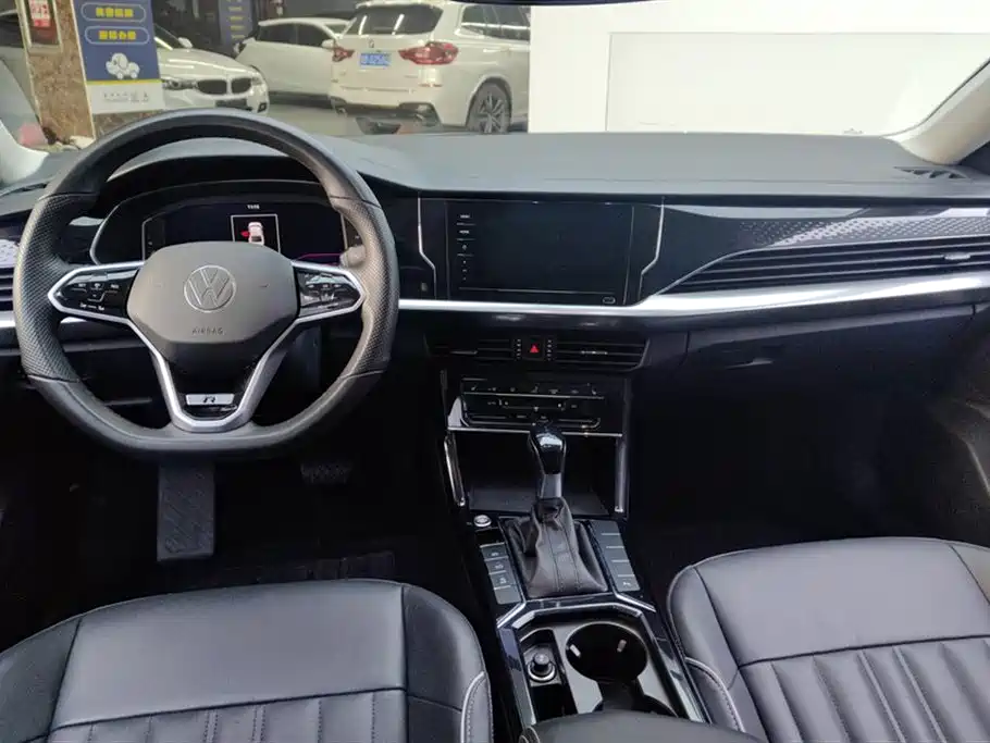 Volkswagen Passat 2023 Facelift 330TSI Starlight Elite Edition фото 12