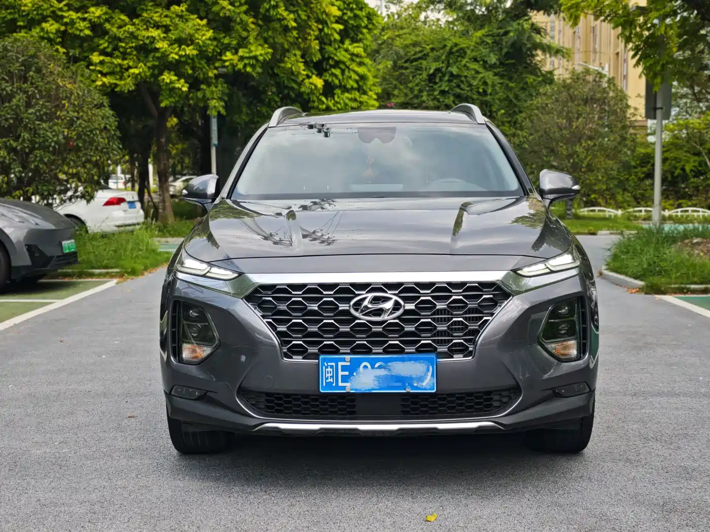 Фото 1 - Hyundai Santa Fe