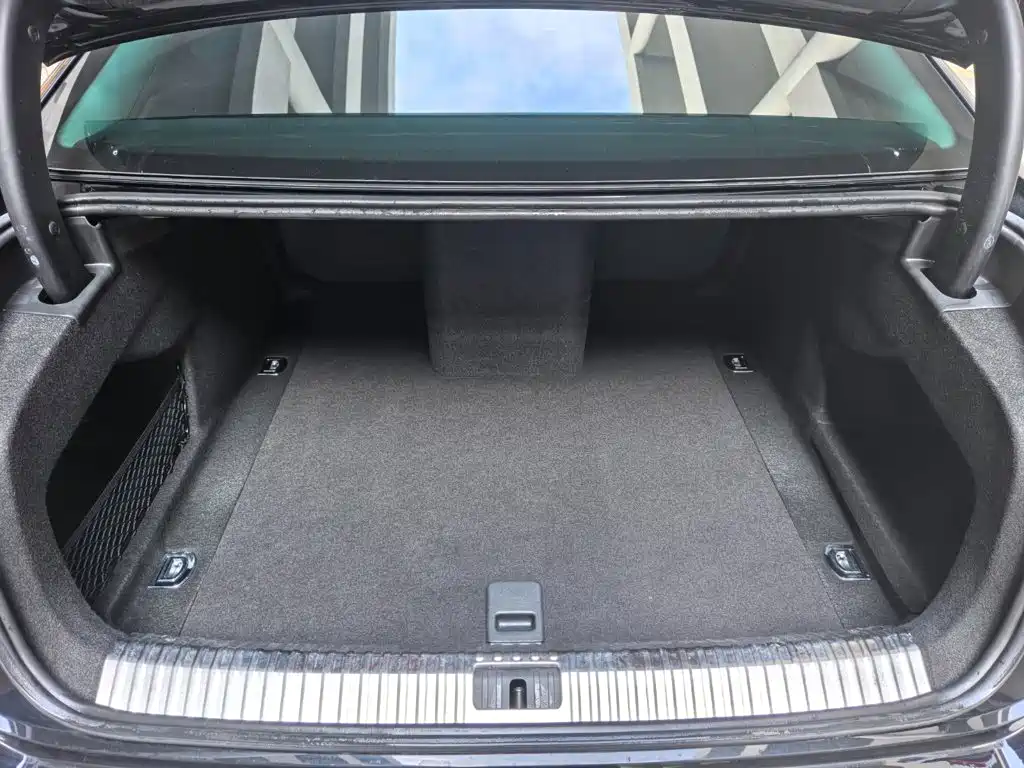 Volkswagen Phideon 2023 2021 380TSI Premium Edition