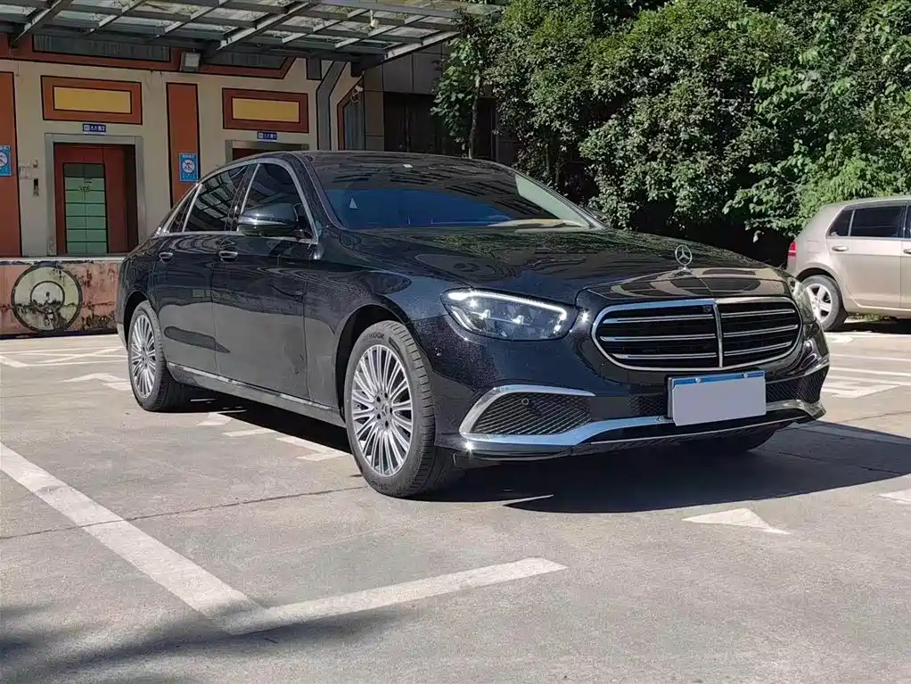 Mercedes-Benz E-Class 2021 E 300 L Fashion фото 3