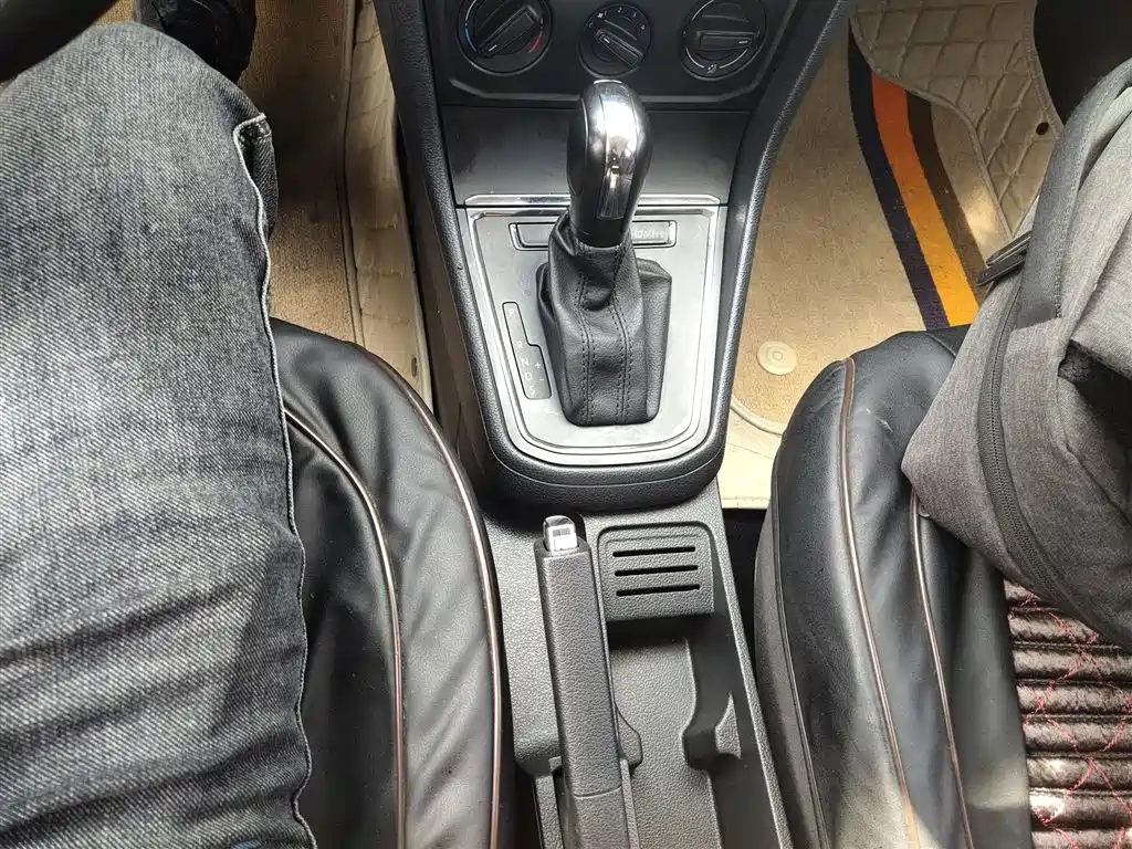 Volkswagen Bora 2018 1.5L Automatic Fashion фото 14