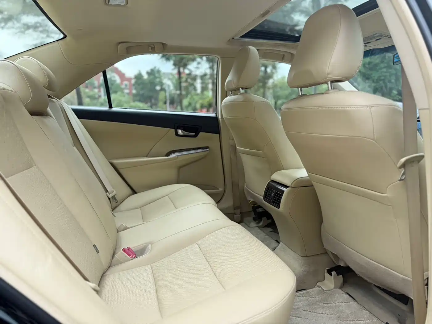 Toyota Camry 2016 2.0G 10th Anniversary Leading Edition фото 13