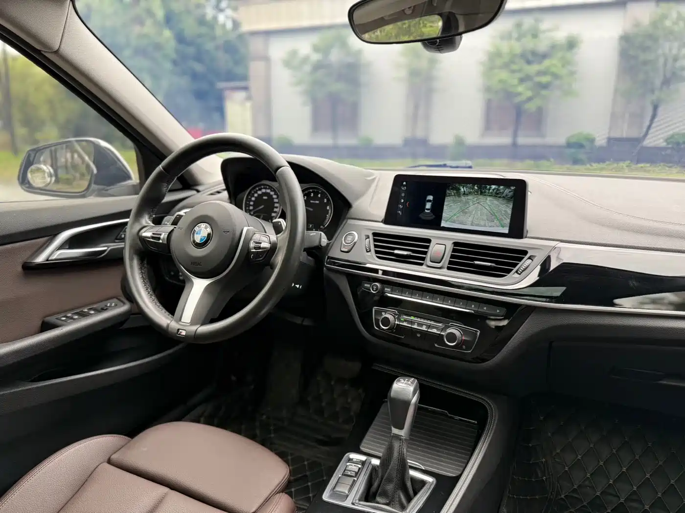 BMW 1 Series 2019 120i Leading M Sport Package фото 12