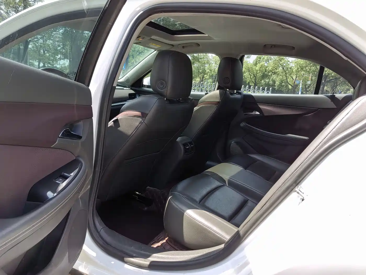 Chevrolet Malibu 2016 2.0L Automatic Luxury фото 9