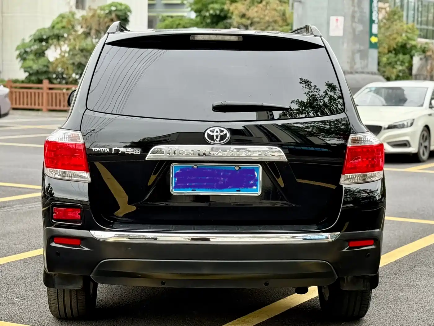 Toyota Highlander 2012 2.7L 2WD 7-Seater Luxury Edition фото 8