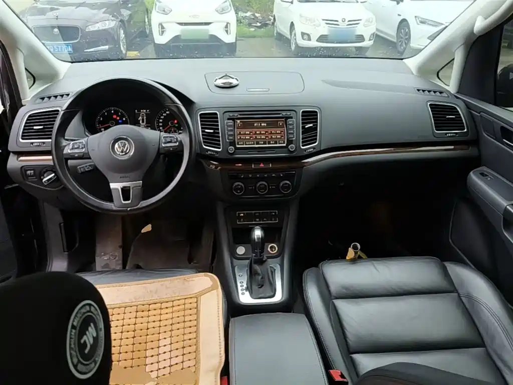Volkswagen Sharan 2014 2.0TSI Luxury фото 10