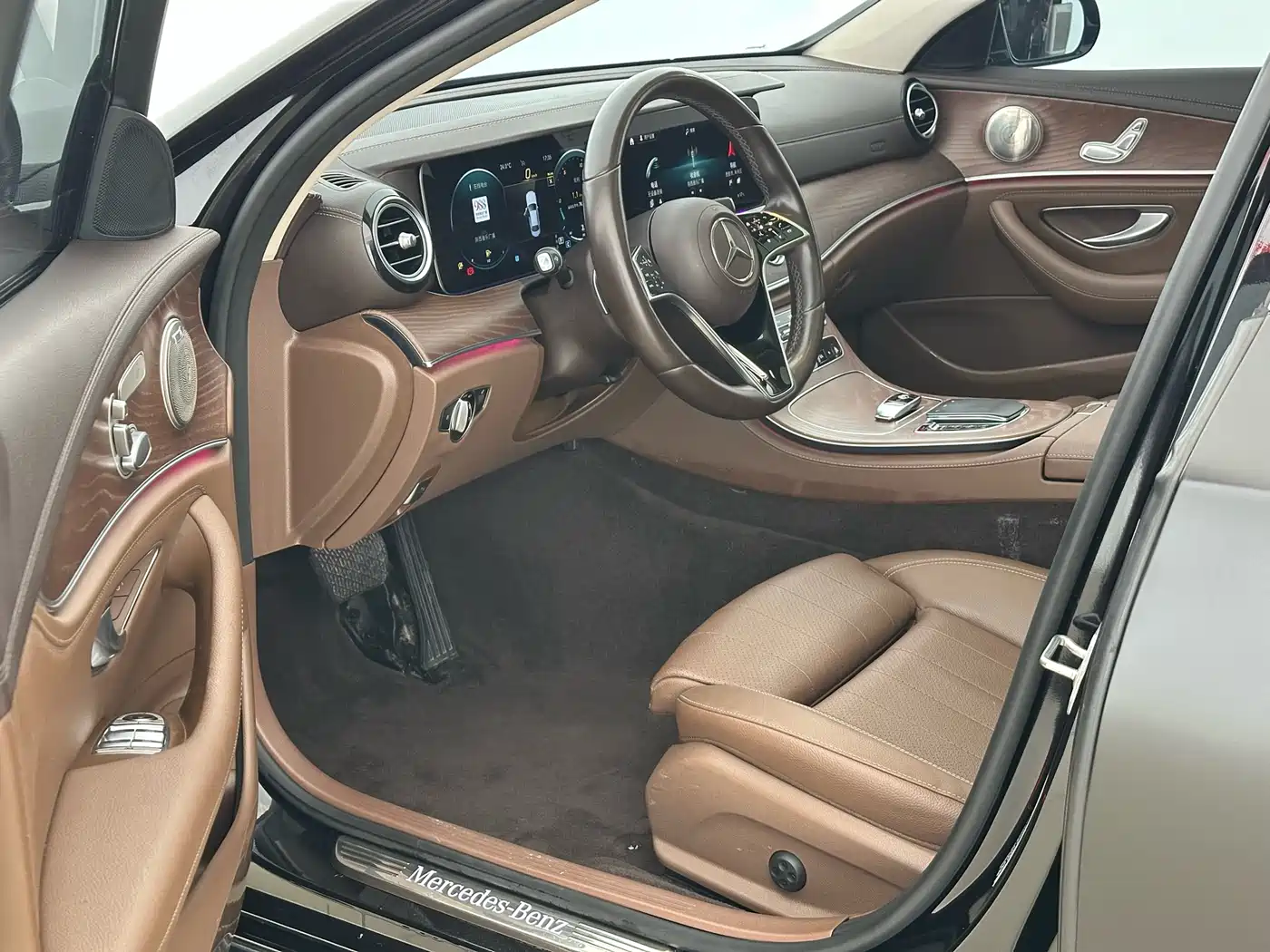 MERCEDES-BENZ E CLASS