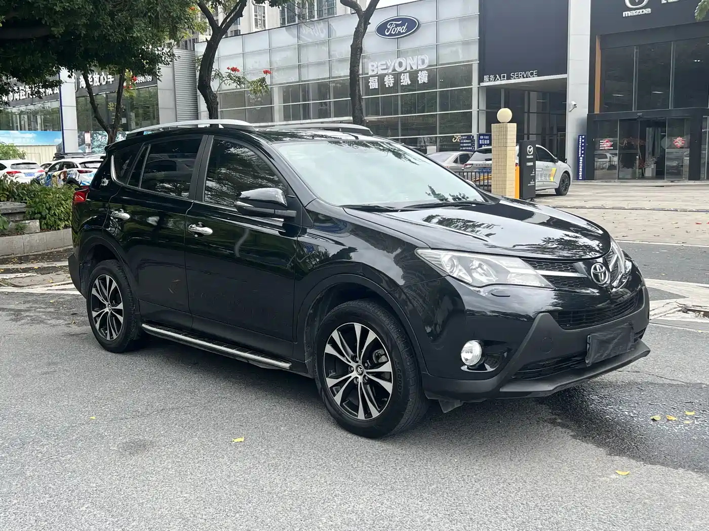 Toyota RAV4 Rongfang 2015 2.5L Automatic 4WD Elite Edition фото 4