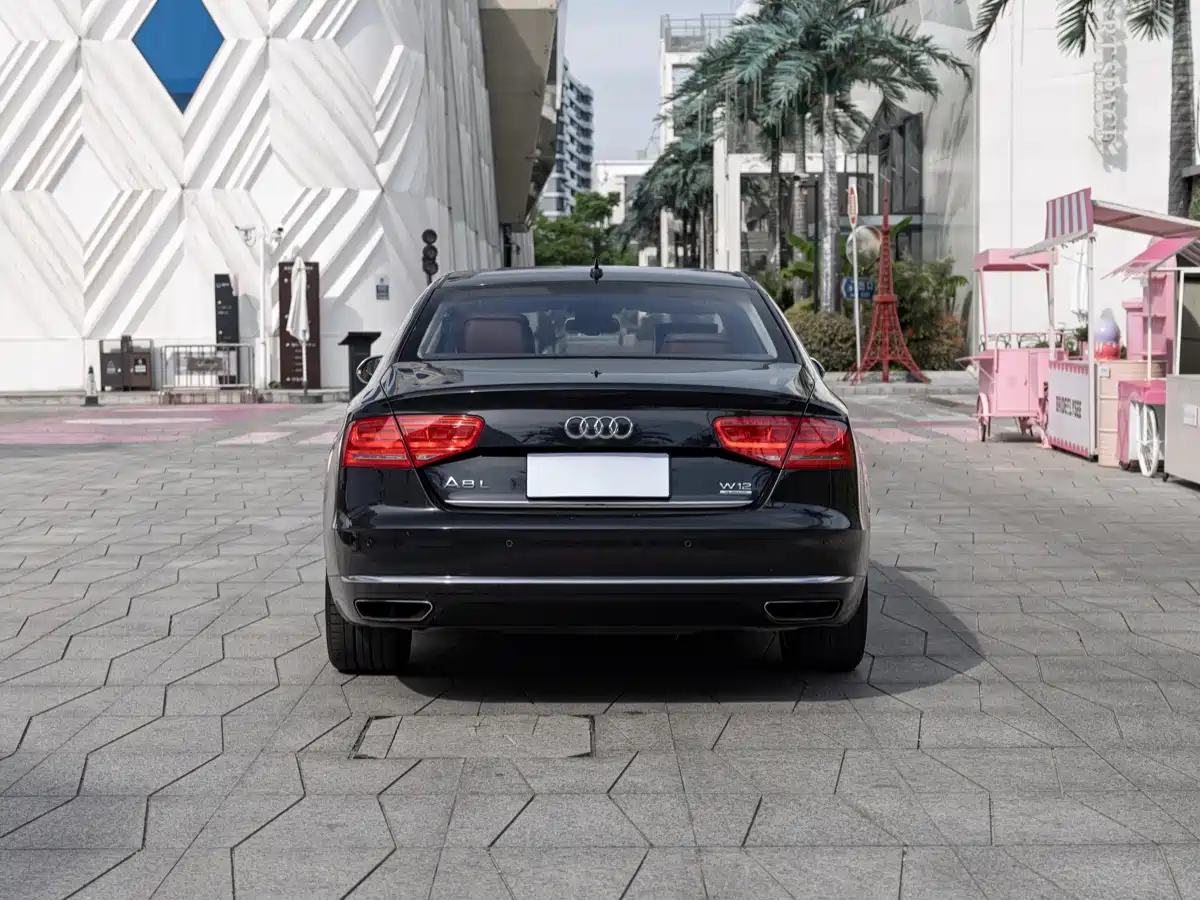 Фото 5 - Audi A8