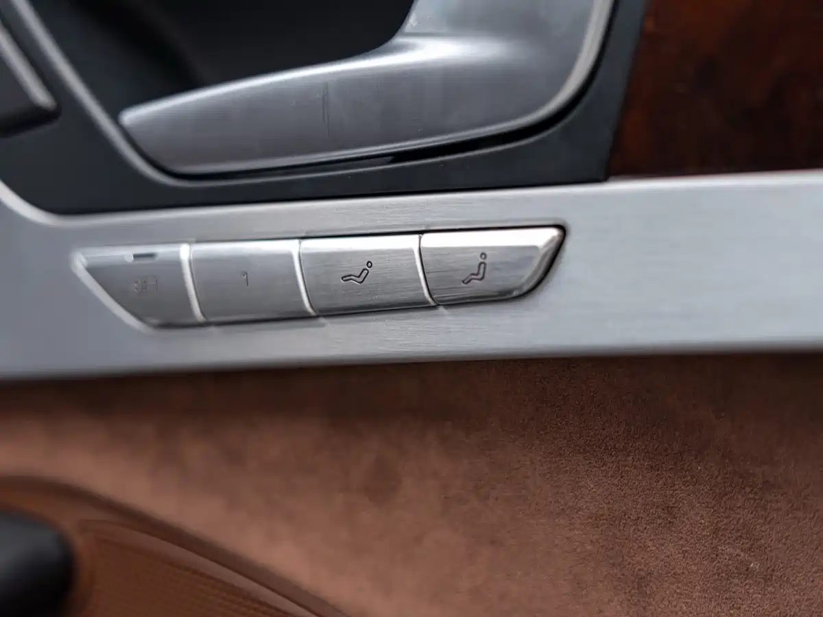 Фото 26 - Audi A8