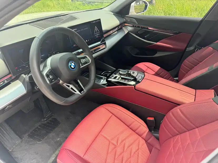 2026 BMW i5