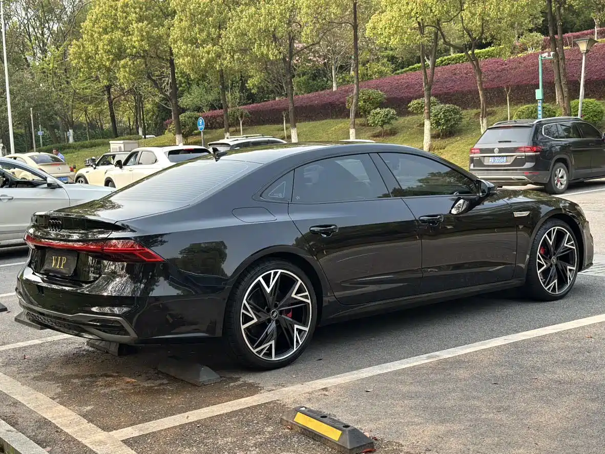 Audi A7L 2024 45 TFSI quattro S-line Black Warrior Edition фото 6