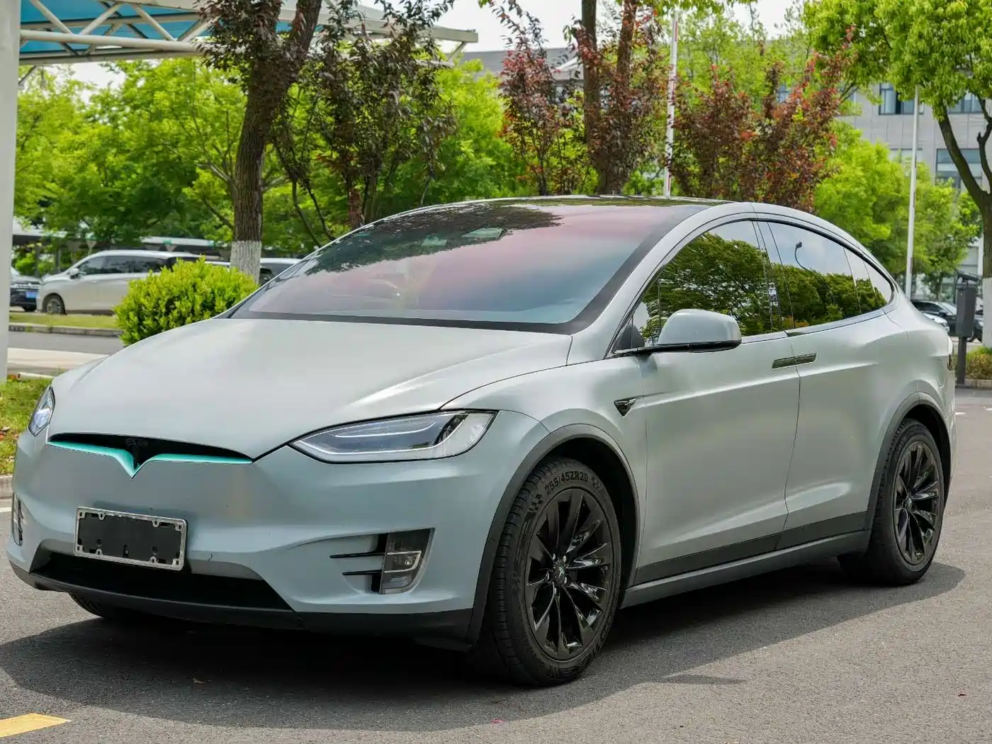 TESLA MODEL X