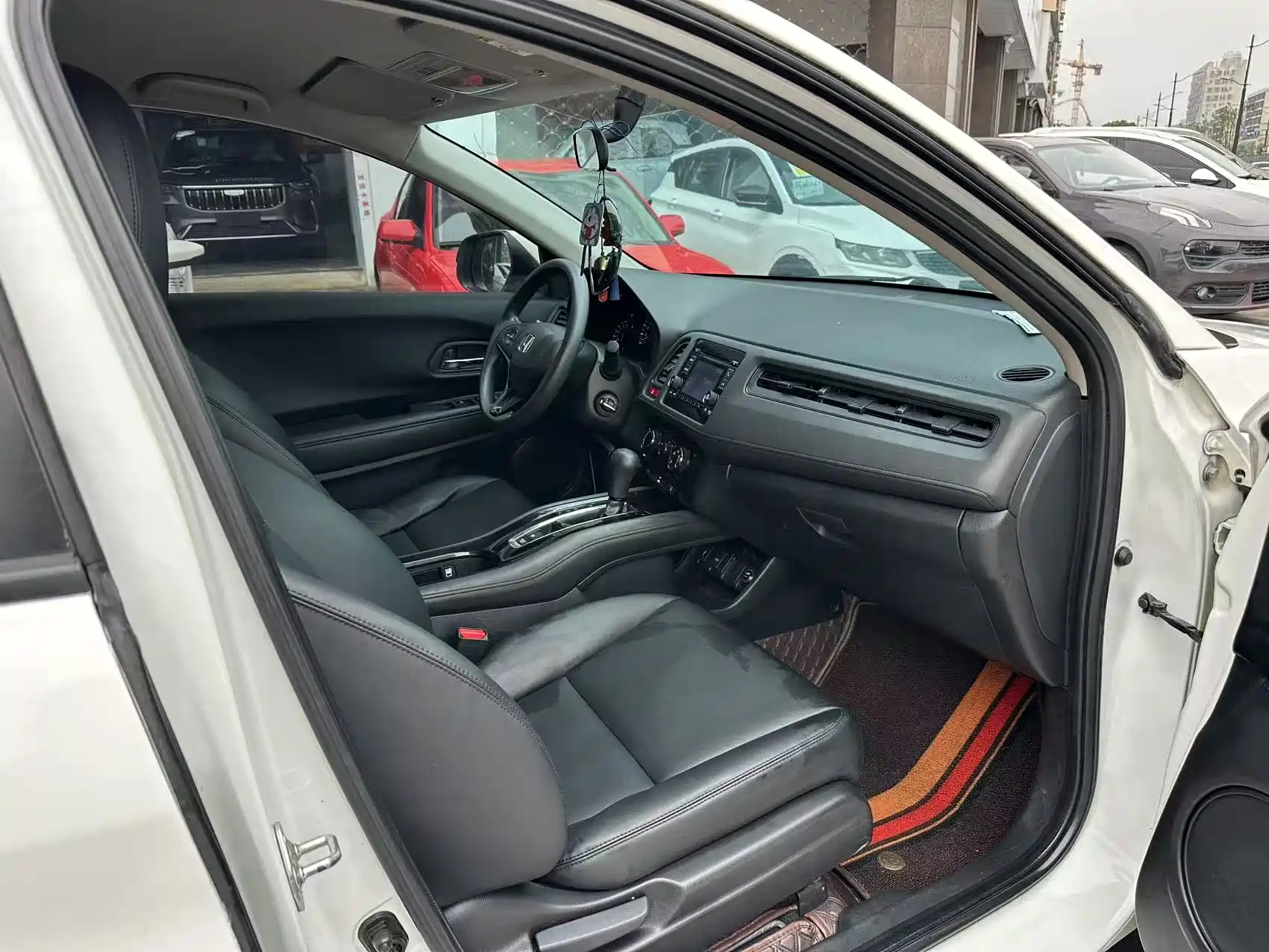 Photo 8 - Honda Vezel