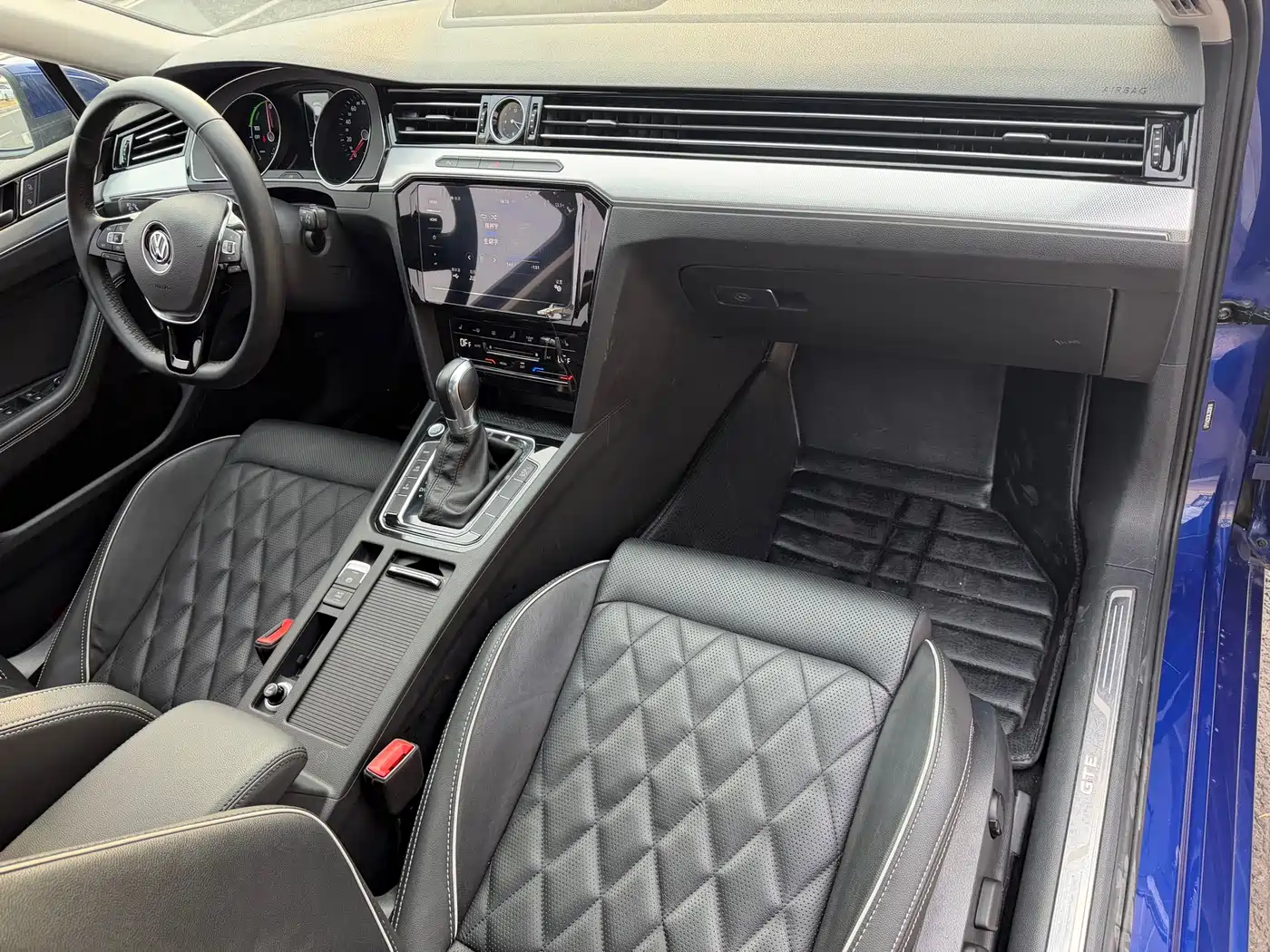 Volkswagen Magotan GTE Plug-in Hybrid 2020 GTE Luxury фото 11