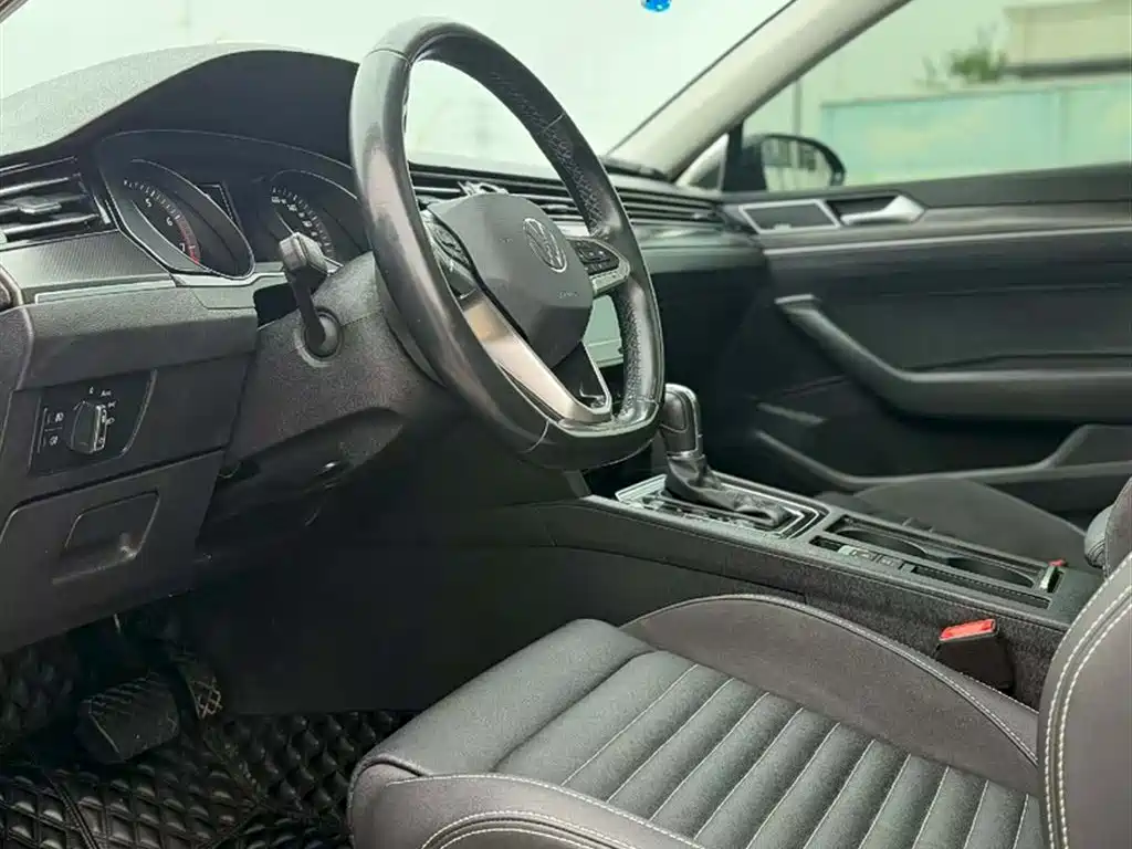 Volkswagen Magotan 2020 330TSI DSG Leading фото 20