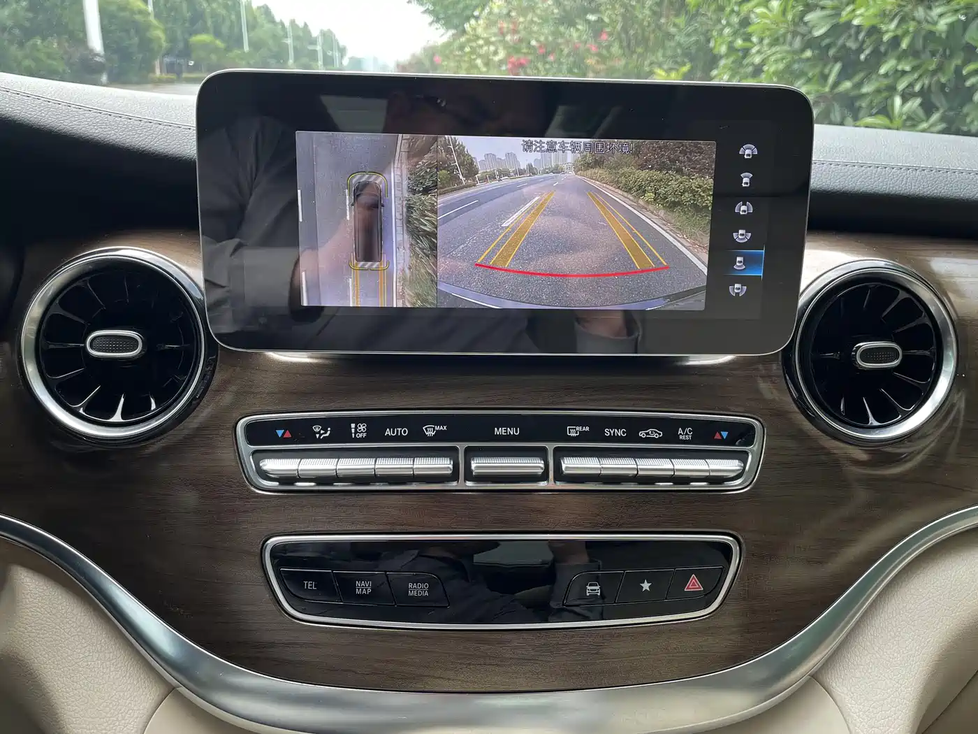 Mercedes-Benz V-Class 2021 V 260 L Long Wheelbase Luxury Edition фото 12