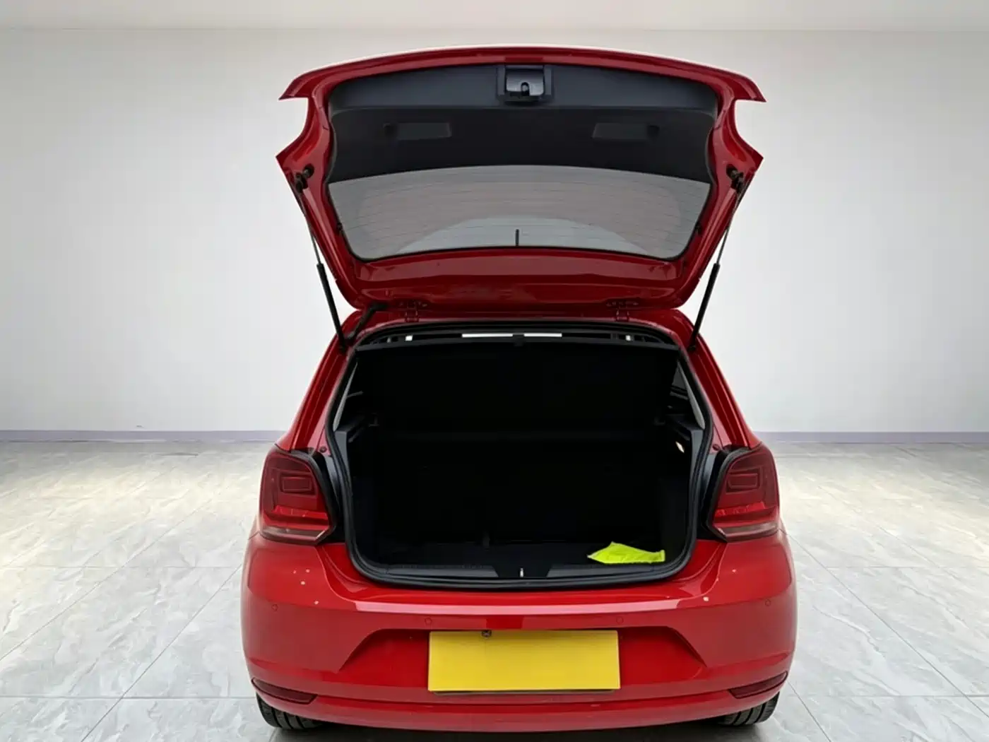 Volkswagen Polo 2018 1.5L Automatic Luxury фото 15