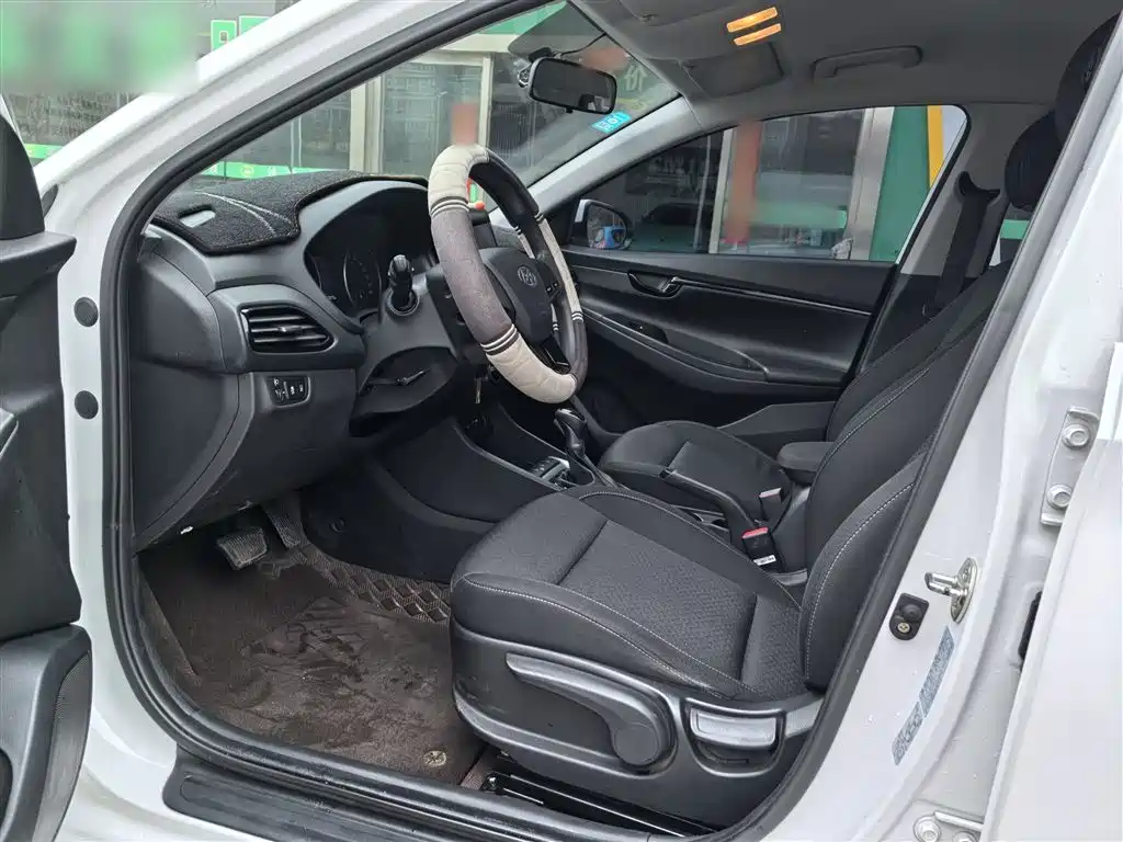 Hyundai Elantra 2018 1.6L Automatic Pleasing Edition GL China VI фото 9