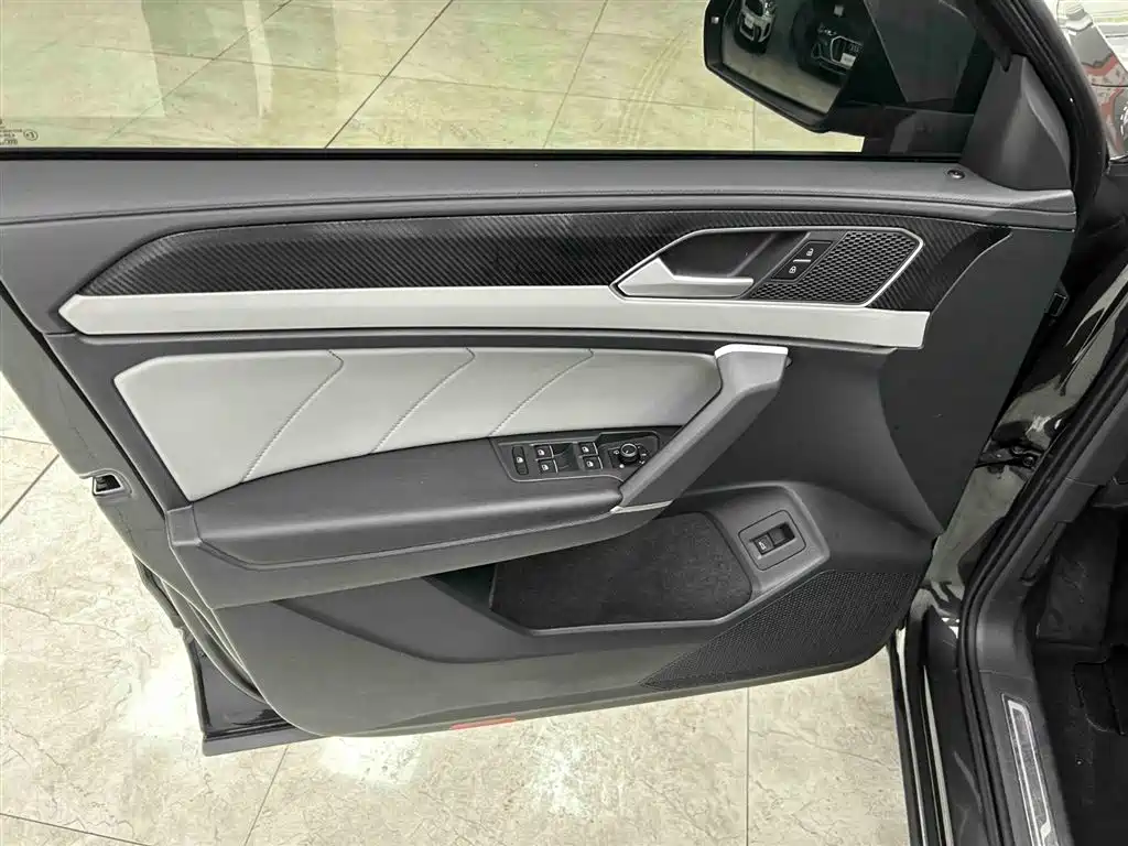 Volkswagen Tayron 2023 280TSI 2WD Luxury Plus Advanced Edition фото 10