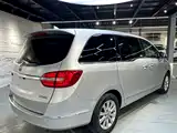 Фото 15 - Buick GL8
