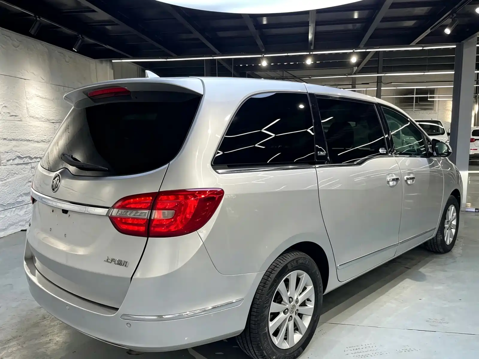 Фото 15 - Buick GL8