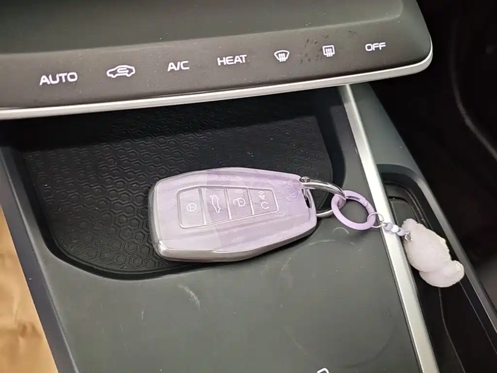 Фото 9 - Geely Geometry A