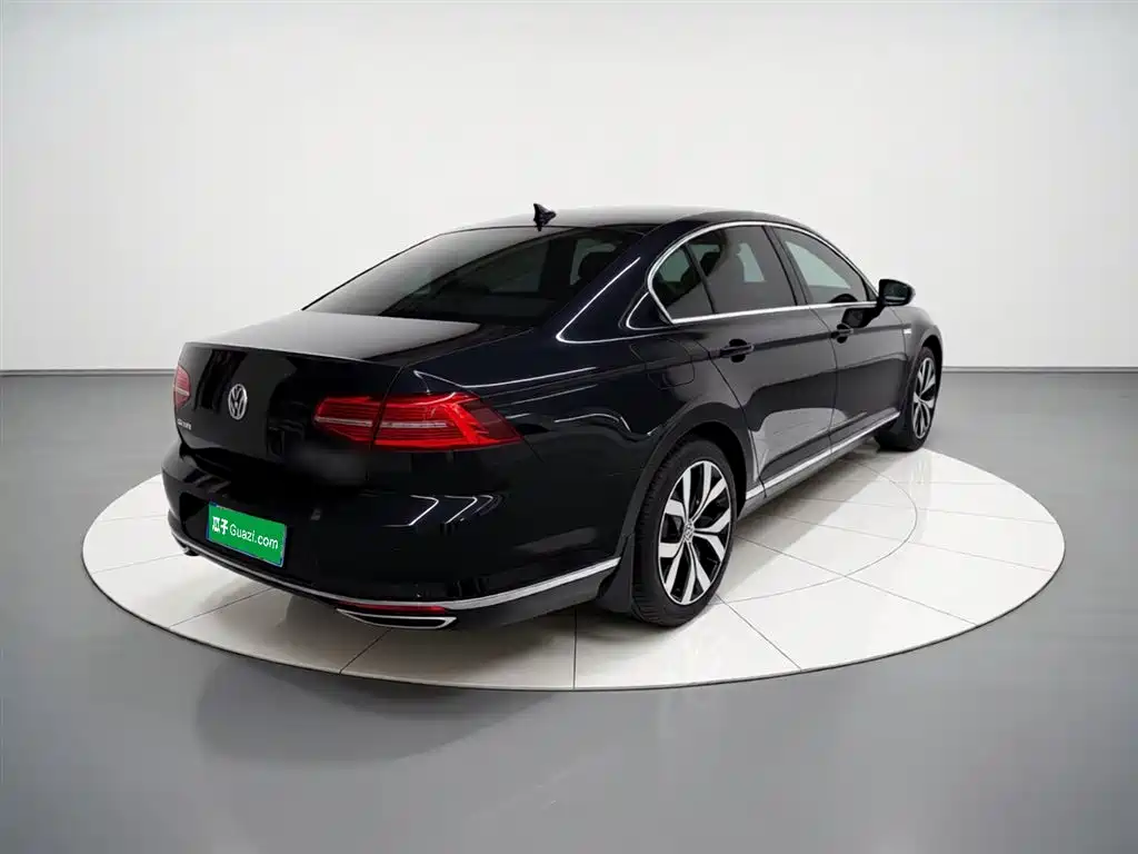 Volkswagen Magotan 2018 330TSI DSG Premium фото 5