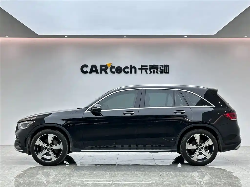 Mercedes-Benz GLC 2020 GLC 300 L 4MATIC Luxury фото 2