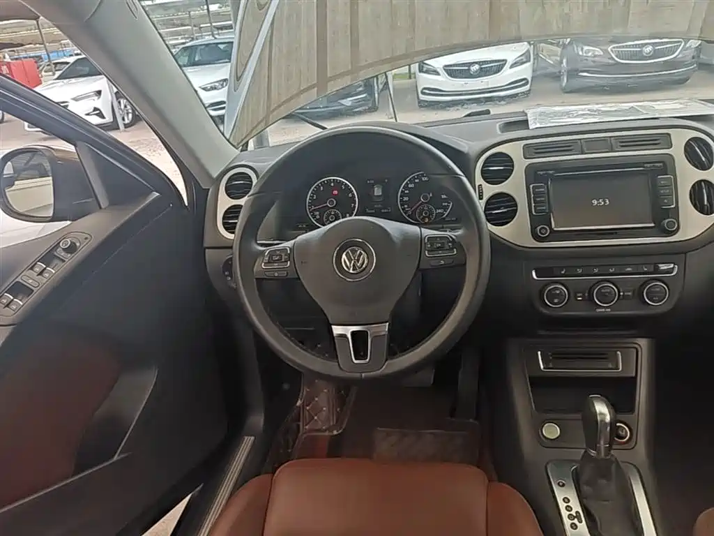 Volkswagen Tiguan 2015 1.8TSI Automatic 2WD Highline фото 11