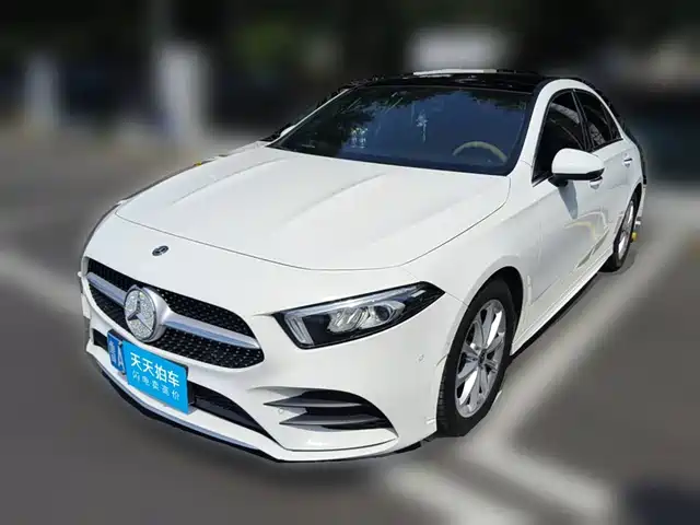 Mercedes-Benz A-Class 2019 A 200 L Sport Sedan — фото 1