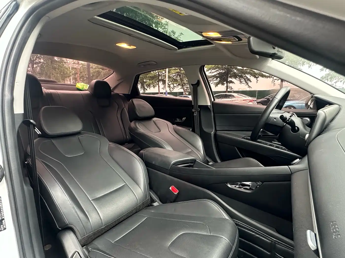 Hyundai Elantra 2023 1.5L CVT GLX Elite Edition фото 13