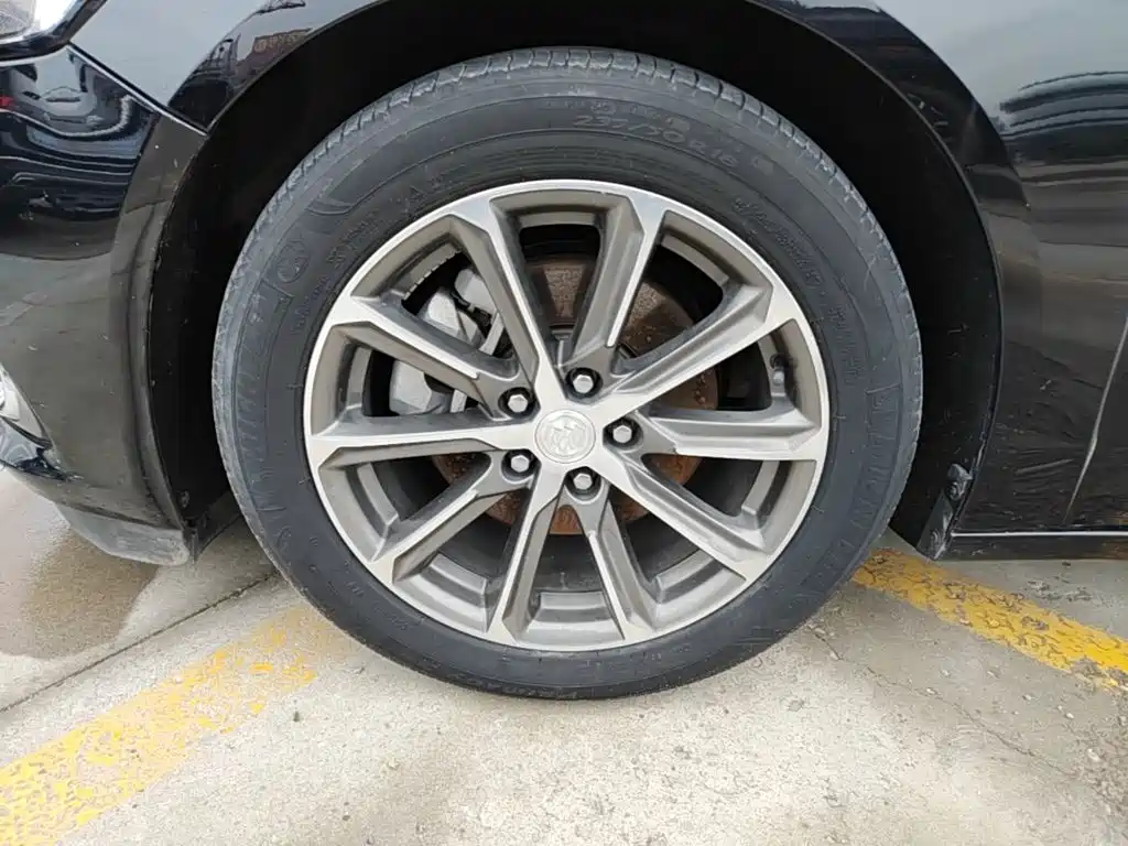 Фото 25 - Buick LaCrosse