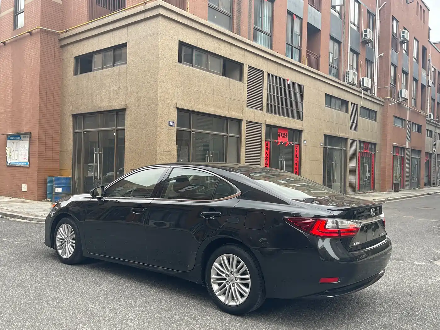 Lexus ES 2015 200 Elite Edition фото 4