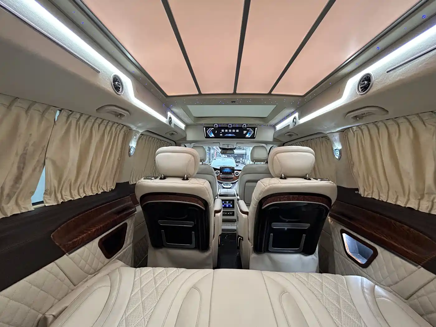 Mercedes-Benz V-Class 2021 V 260 L Long Wheelbase Luxury Edition фото 15