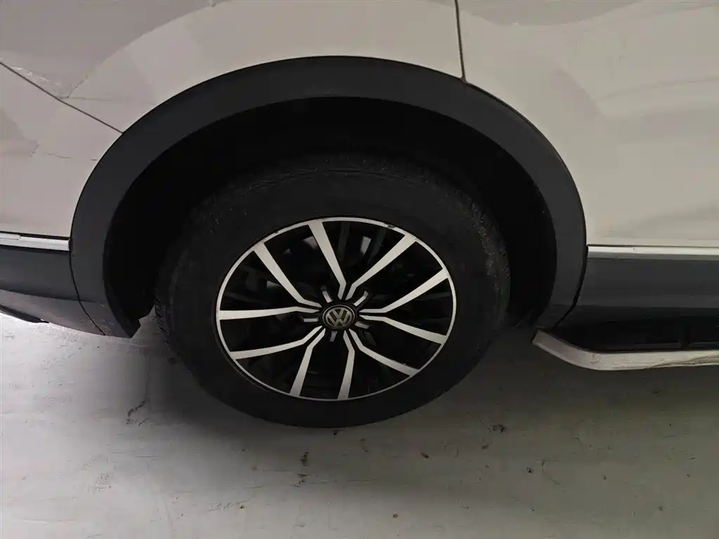 Volkswagen Tiguan L 2017 330TSI Automatic 2WD Luxury Edition фото 25