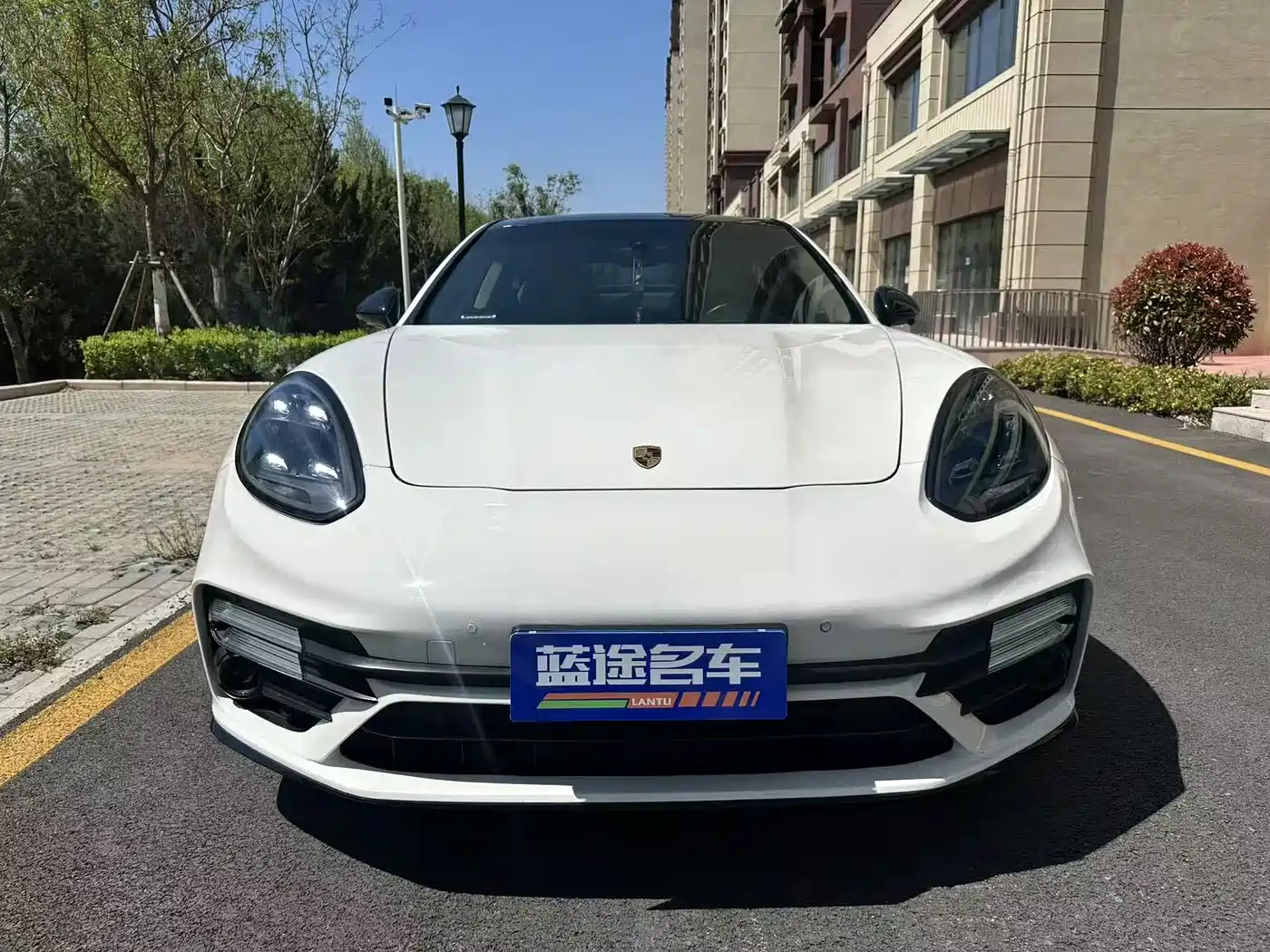 Porsche Panamera 2013 Panamera 4 Platinum Edition 3.6L фото 2