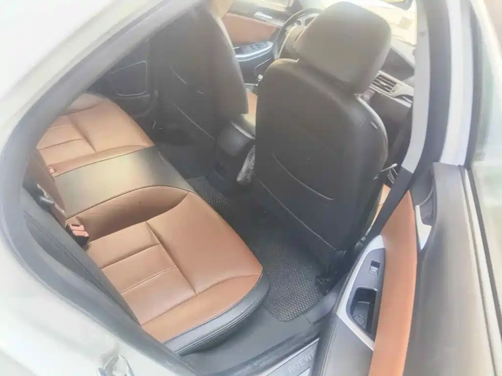 Roewe e550 2016 2016 Exclusive Edition