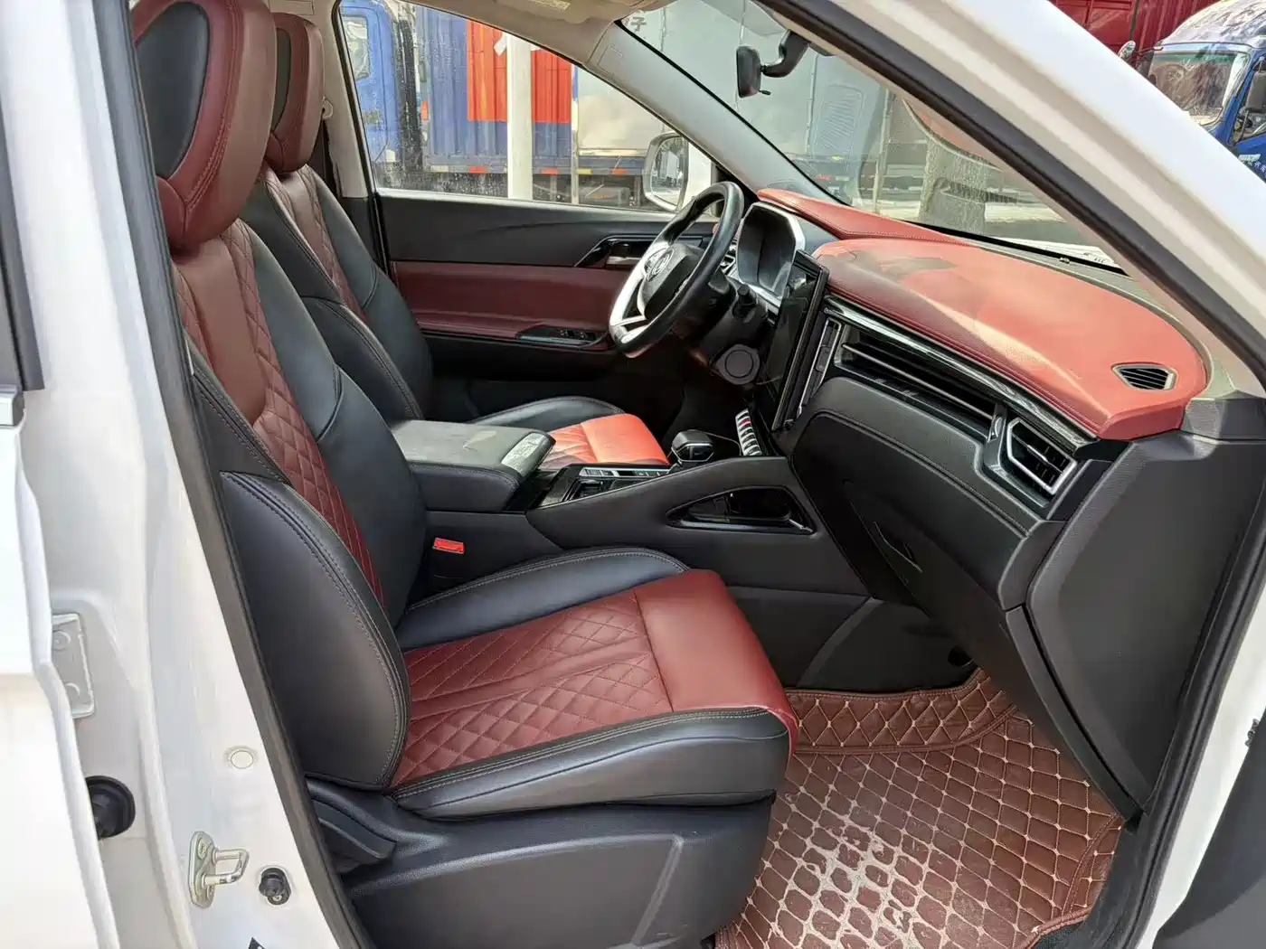 Dongfeng Fengxing Fengxing T5L 2019 2019 1.5T CVT Luxury Type 7-seater