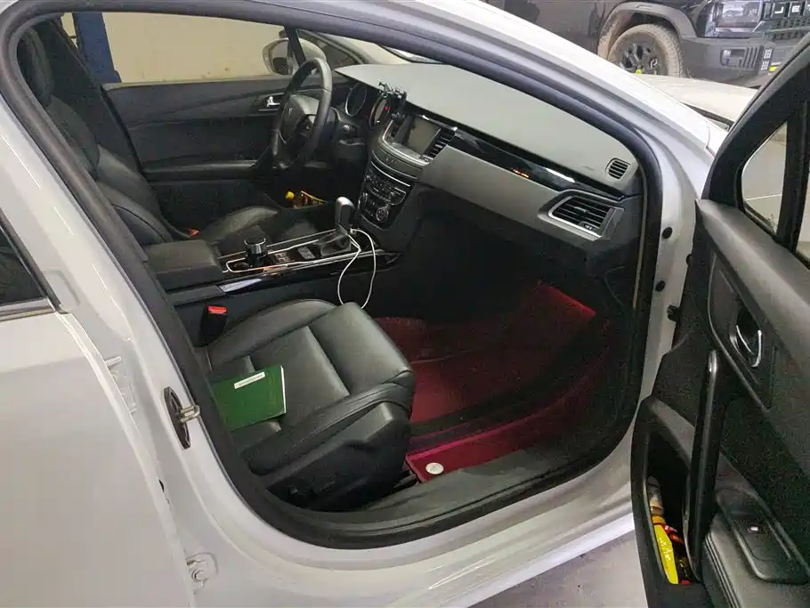 Peugeot 508 2015 1.6THP Auto Excellence Edition фото 8