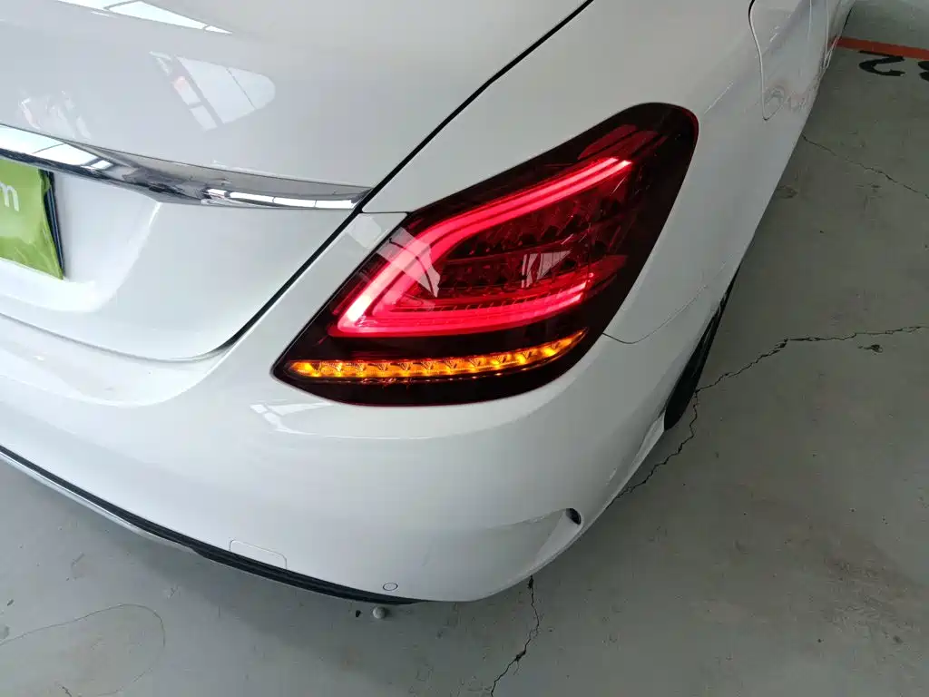Фото 24 - Mercedes-Benz C-Class