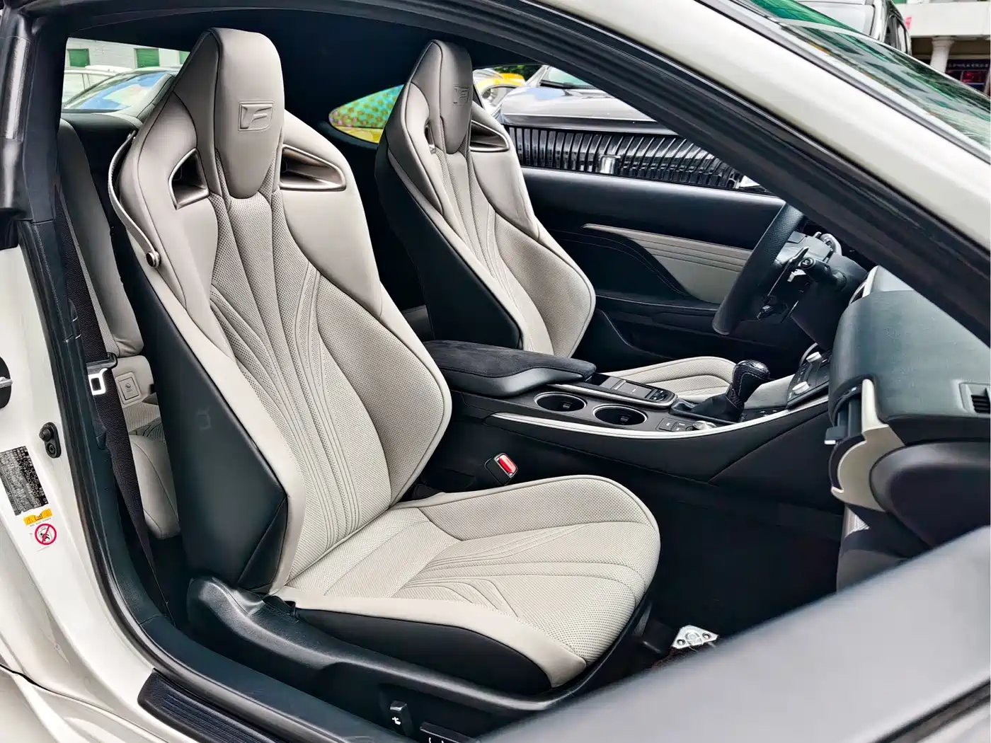 Lexus RC F 2015 F 5.0L Peak Edition фото 6