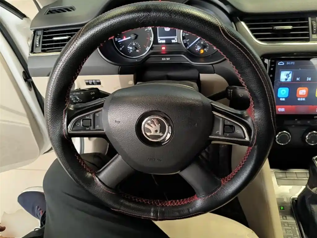 Škoda Octavia 2015 1.6L Automatic逸俊版 фото 11