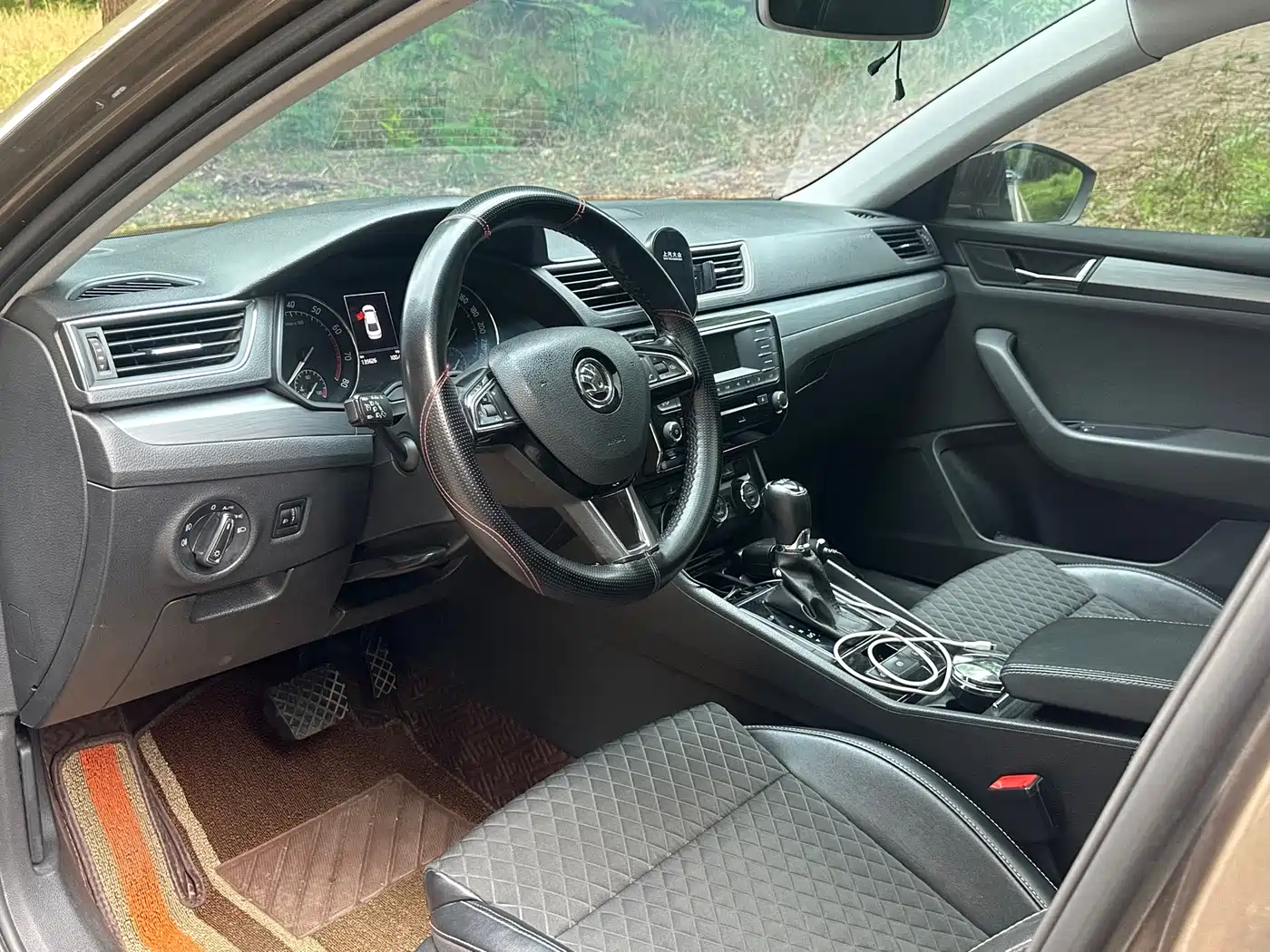 Škoda Superb 2016 TSI330 DSG Pioneer Edition фото 10