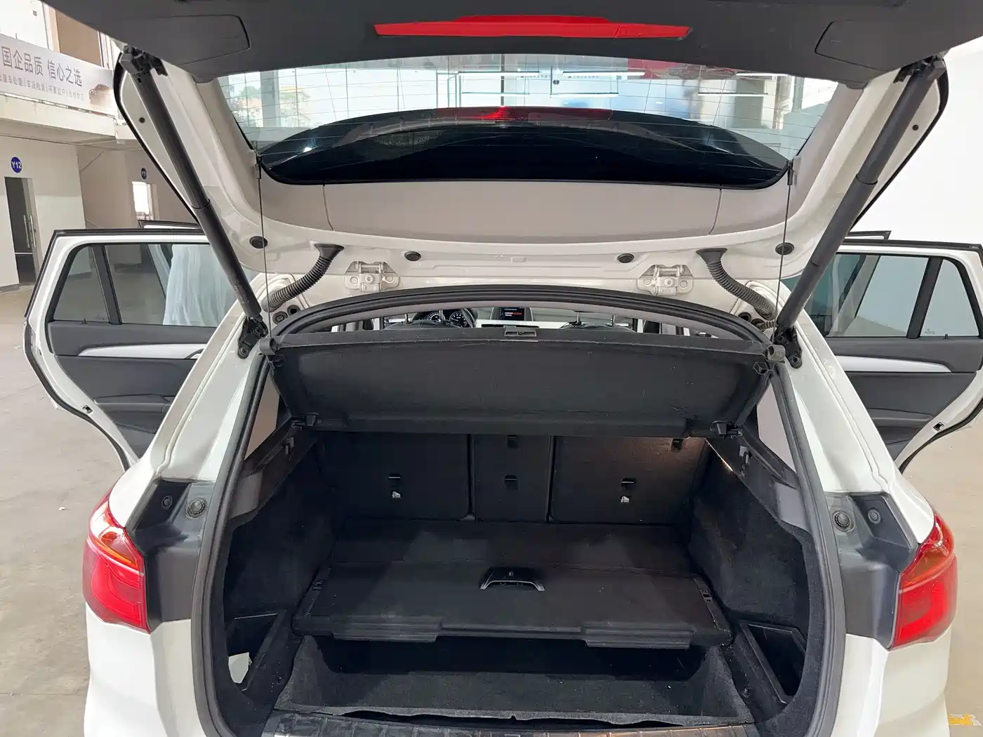 BMW X1 2019 sDrive18Li Fashion Model фото 28
