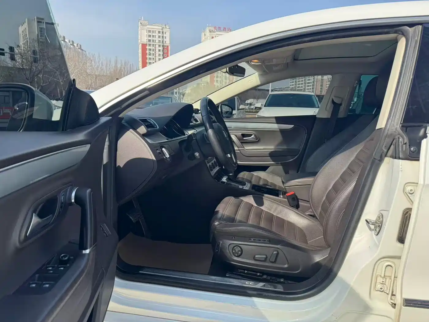 Volkswagen FAW-Volkswagen CC 2018 1.8TSI Luxury фото 4