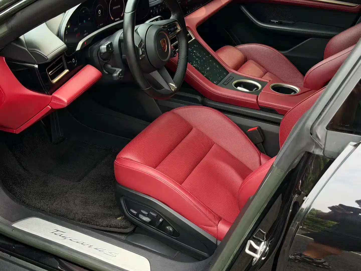Фото 6 - Porsche Taycan